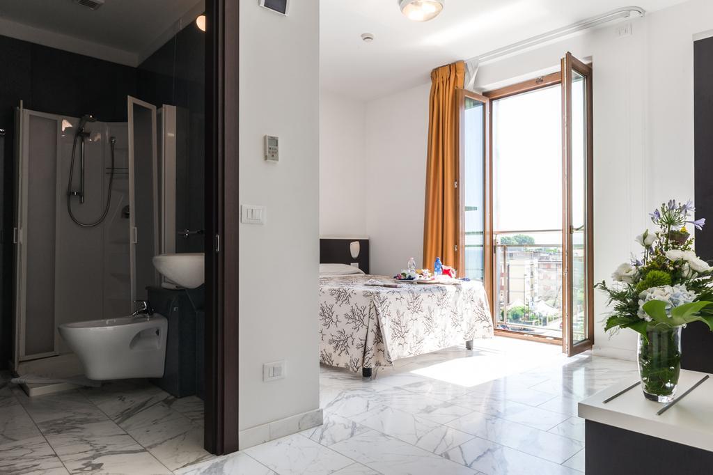 Hotel Rondine マリネッラ・ディ・サルザーナ 部屋 写真